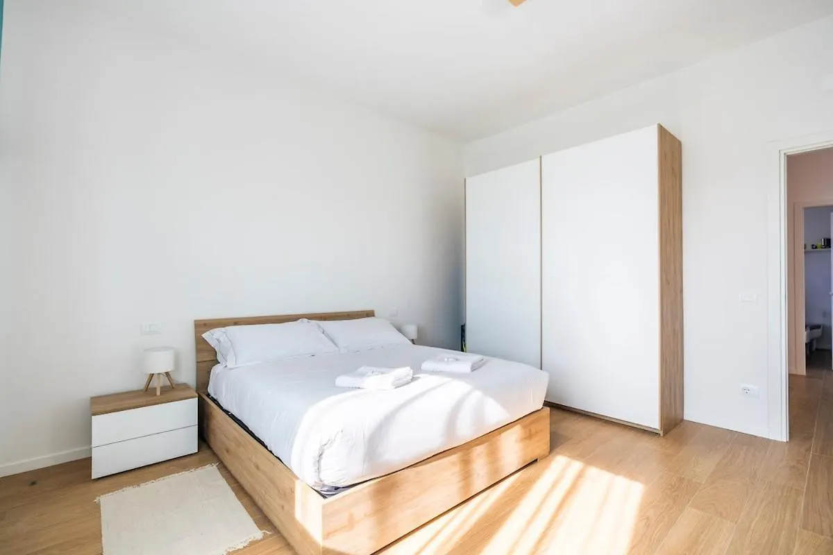 Lägenhet New 2Bdr - Panoramic Penthouse With Parking Space Florens